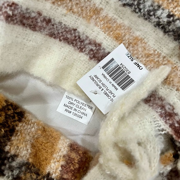 Scarf - Picture 3 of 3